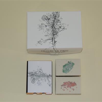 Conjunto "Saboneteira e 4 sabonetes"