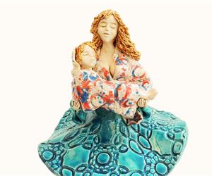 Escultura Menina "Colo de Mãe"